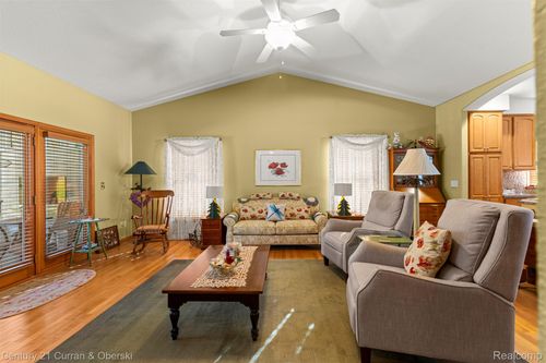 6858 Yorktown Pl, Temperance, MI, 48182-1379 | Card Image