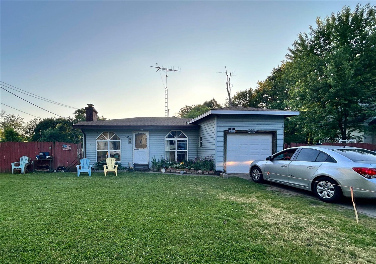 15th St, Niles, MI 49120