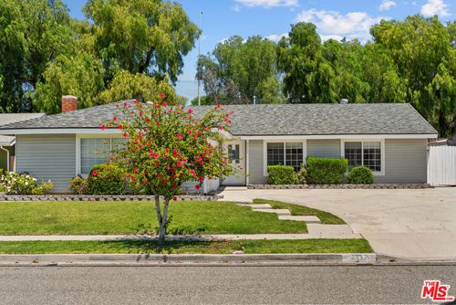 2517 E Phyllis St, Simi Valley, CA, 93065-2332 | Card Image
