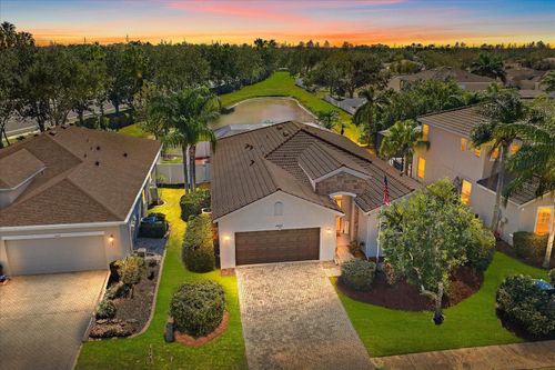 4407 67th St E, BRADENTON, FL, 34203-4270 | Card Image