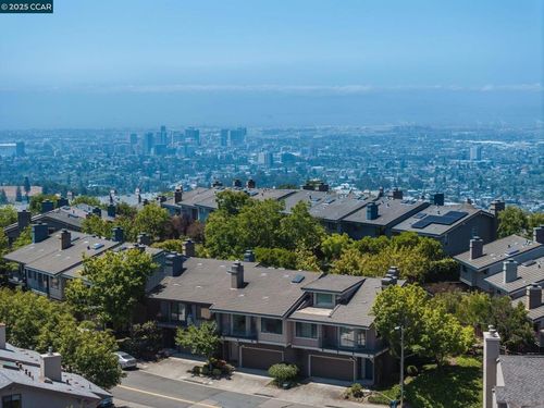 402 Hiller Dr, Oakland, CA, 94618-2318 | Card Image