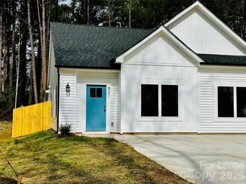 521 N Linwood Ave, Charlotte, NC, 28216-3923 | Card Image