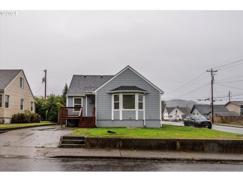 1992 Hawthorne Ave, Reedsport, OR, 97467 | Card Image