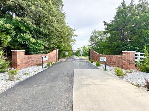 114 Timber Lake Dr, Mcloud, OK, 74851-8270 | Card Image