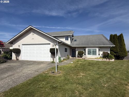 500 Velopa Ct, Brookings, OR, 97415-9047 | Card Image