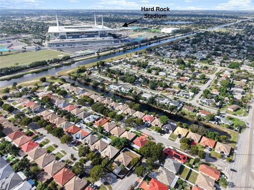 20562 Nw 18th Ave, Miami Gardens, FL, 33056-5045 | Card Image