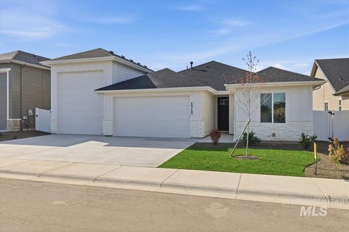 1717 Kayak Rd, Emmett, ID, 83617-3055 | Card Image