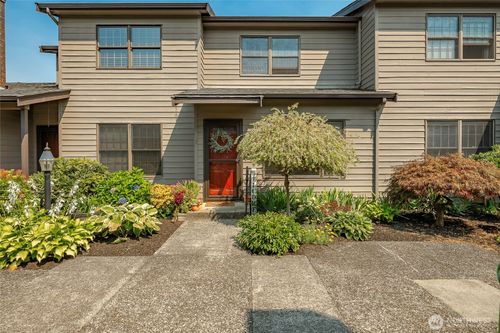 1b-1111 Grover St, Lynden, WA, 98264-1882 | Card Image