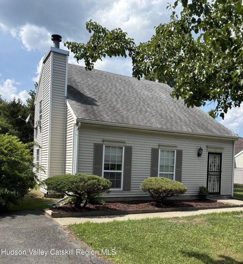 12 Luke St, Coxsackie, NY, 12051-9746 | Card Image