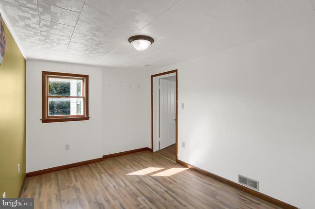 511 E Main St, House other with 5 bedrooms, 2 bathrooms and null parking in MIDDLEBURG PA | Image 37