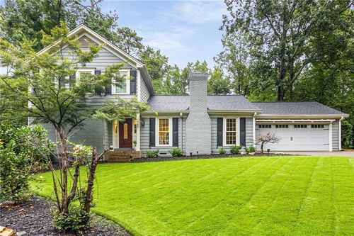 465 Sassafras Ln, Roswell, GA, 30076-3624 | Card Image