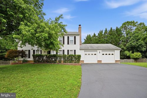 10609 Oxford Ct, GREAT FALLS, VA, 22066-4218 | Card Image