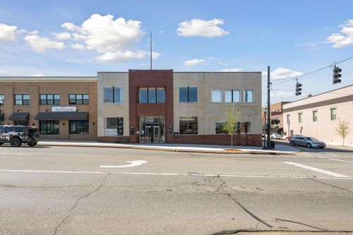 306 E Main St, Niles, MI, 49120-2368 | Card Image