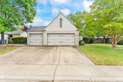 6426 Noble House Ct, Elk Grove, CA, 95758-4351 | Card Image