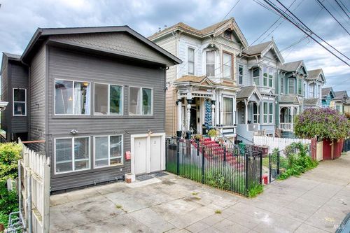 1128 Chester St, Oakland, CA, 94607-1955 | Card Image