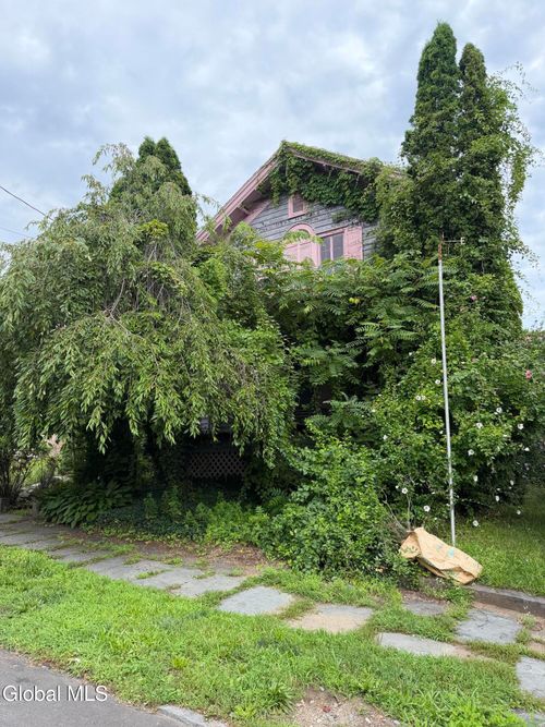 43 Spring St, Kingston, NY, 12401-6320 | Card Image