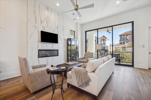 7526 Viano Ln, Houston, TX, 77055-1499 | Card Image