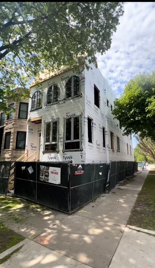 3456 N Claremont Ave, CHICAGO, IL, 60618-8673 | Card Image