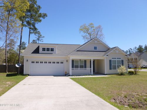 300 Sun St, Richlands, NC, 28574-5369 | Card Image