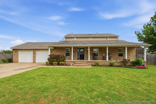 9265 Columbia St, Sapulpa, OK, 74066-1210 | Card Image