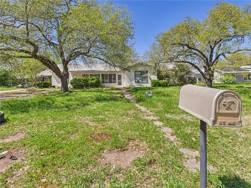 722 Garden Acres Blvd, Bryan, TX, 77802-4005 | Card Image