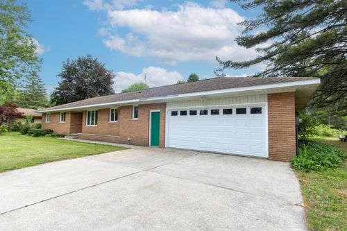 2552 E Freeland Rd, Freeland, MI, 48623-9420 | Card Image