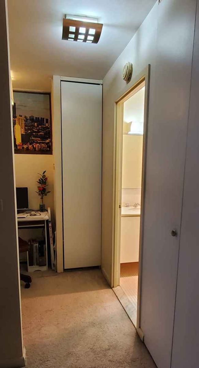 Passage to bathroom | Image 22