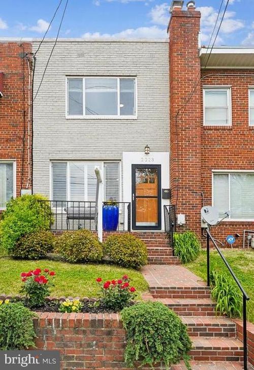 2223 16th St Ne, WASHINGTON, DC, 20018-1206 | Card Image