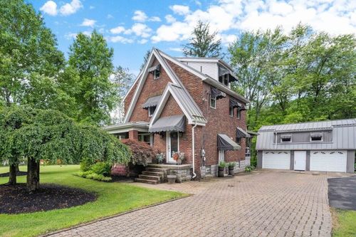 5517 Gibson Rd, Gibsonia, PA, 15044-9419 | Card Image