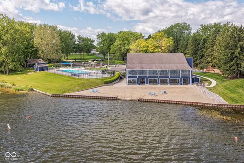 105 Aspen Way, Noblesville, IN, 46062-9112 | Card Image