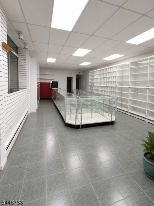 145 Elm St, Newark, NJ, 07105-1704 | Card Image