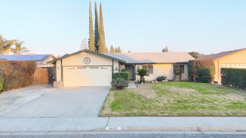 1900 S Burke Ct, Visalia, CA, 93292-5514 | Card Image