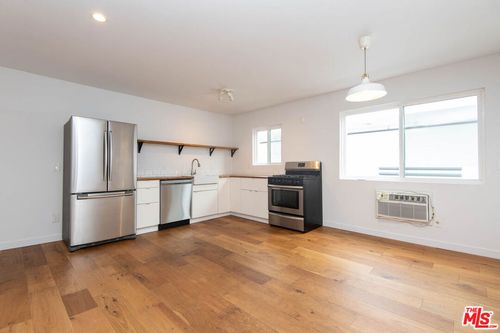 205b-3933 Marathon Street, Los Angeles, CA, 90029 | Card Image