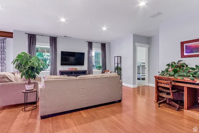Basement living room | Image 33