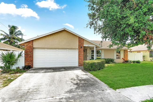 981 Wynndale Way, House other with 3 bedrooms, 2 bathrooms and null parking in Lantana FL | Image 25