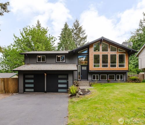 3827 Ne Roosevelt St, Bremerton, WA, 98311-9633 | Card Image