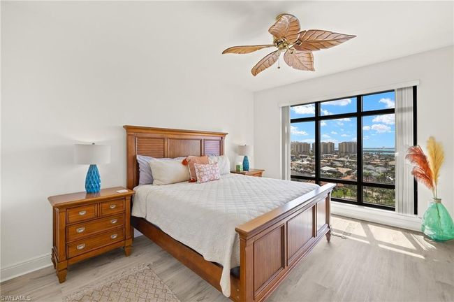 Master bedroom with amazing views!! | Image 22