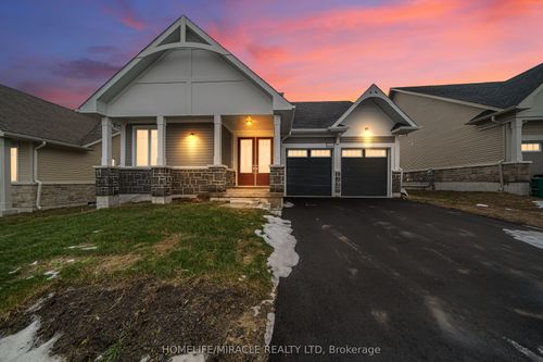 166 Country Club Dr, Bath, ON, K0H1G0 | Card Image