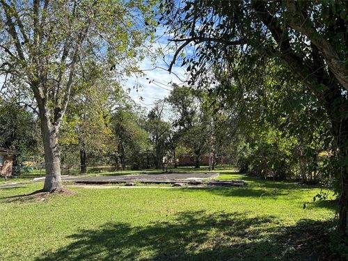 1106 Earley St, Sweeny, TX, 77480-2104 | Card Image
