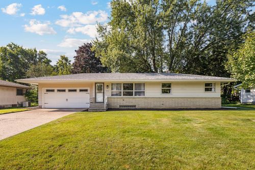 752 Sherren St W, Roseville, MN, 55113-4538 | Card Image