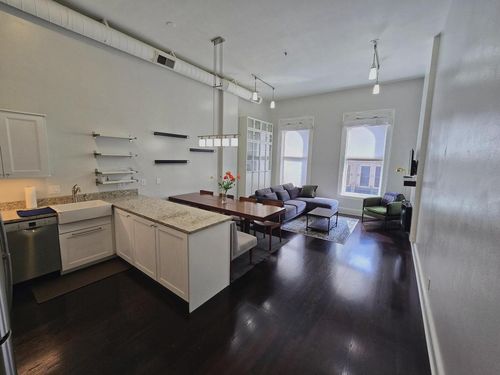 302-715 N Milwaukee St, Milwaukee, WI, 53202-4424 | Card Image
