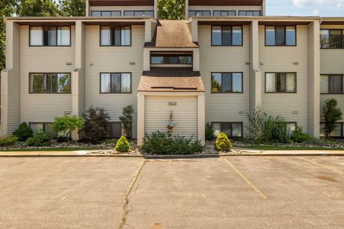 13662 S Thorn Creek Dr, Traverse City, MI, 49684-5433 | Card Image