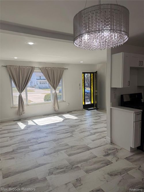 19682 Jeanette St, Southfield, MI, 48075-1734 | Card Image