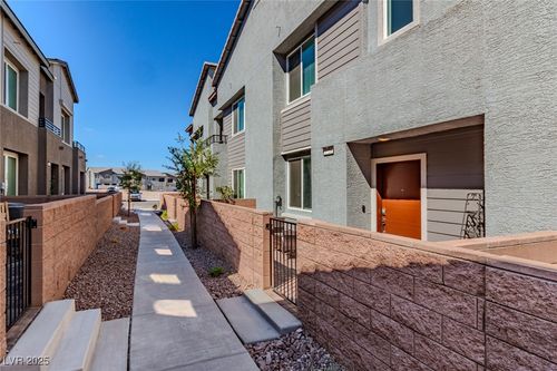 1521 Eva Crossing Pl, Henderson, NV, 89002-9807 | Card Image