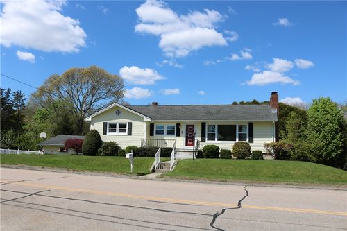 7 Nichols Ln, Westerly, RI, 02891-1308 | Card Image