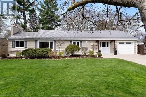 82 Prince Albert Street N, Kingsville, ON, N9Y1J7 | Card Image