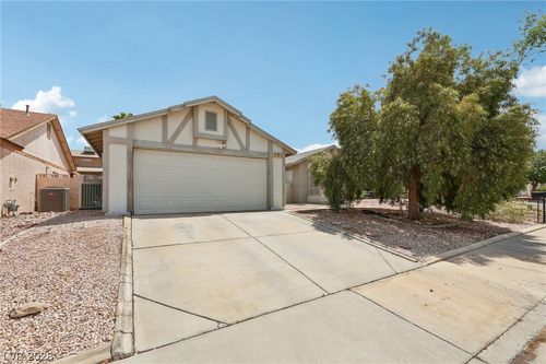 707 Skipjack Dr, Henderson, NV, 89015-5657 | Card Image