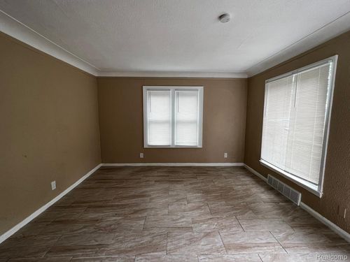 8260 Coyle St, Detroit, MI, 48228-2451 | Card Image