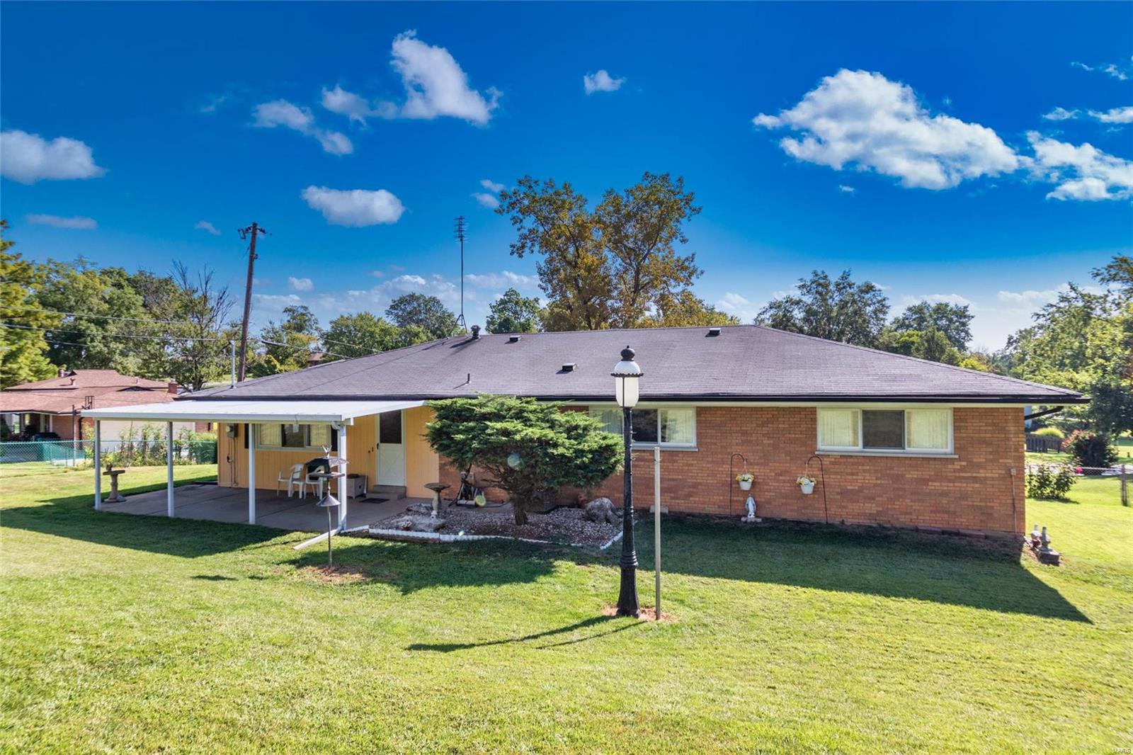 Lynton Dr, Saint Louis, MO 63129
