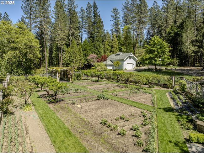 503 Quail Ln, House other with 3 bedrooms, 4 bathrooms and 3 parking in Grants Pass OR | Image 44